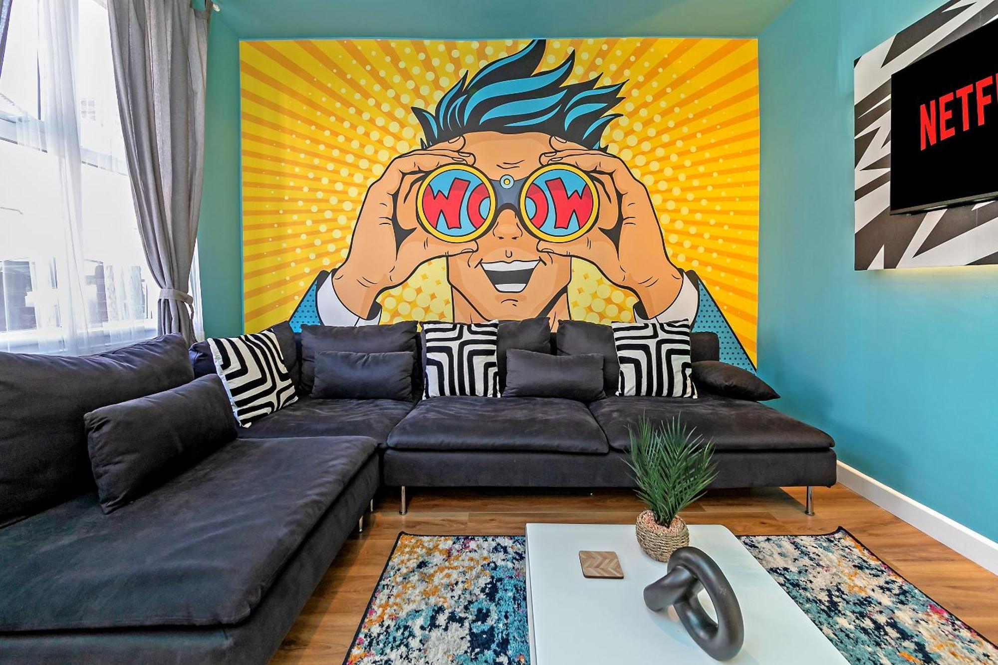Exclusive Town Centre Home, Free Parking, Walk To Train Station, Near Airport, Luxury Stay, Garden, Pop Art Decor Luton  Exterior photo